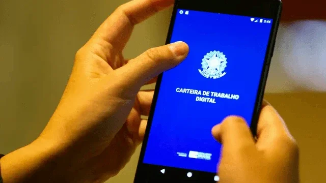 Desemprego recua para 6,2% e atinge menor nível para o trimestre desde 2012, diz IBGE