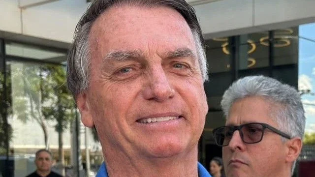 Exames apontam pneumonia viral em Bolsonaro; antibiótico e repouso indicados