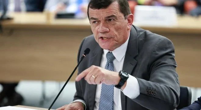 General nega pressão de Bolsonaro para forjar relatório sobre urnas eletrônicas