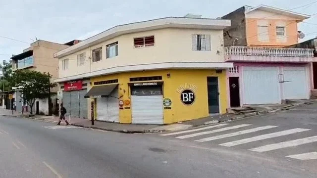 Homem é morto e outro fica ferido após ataque a tiros em bar de Osasco (SP)