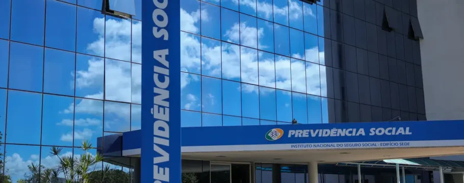 Justiça bloqueia R$ 23,8 milhões de investigados por fraude contra aposentados do INSS