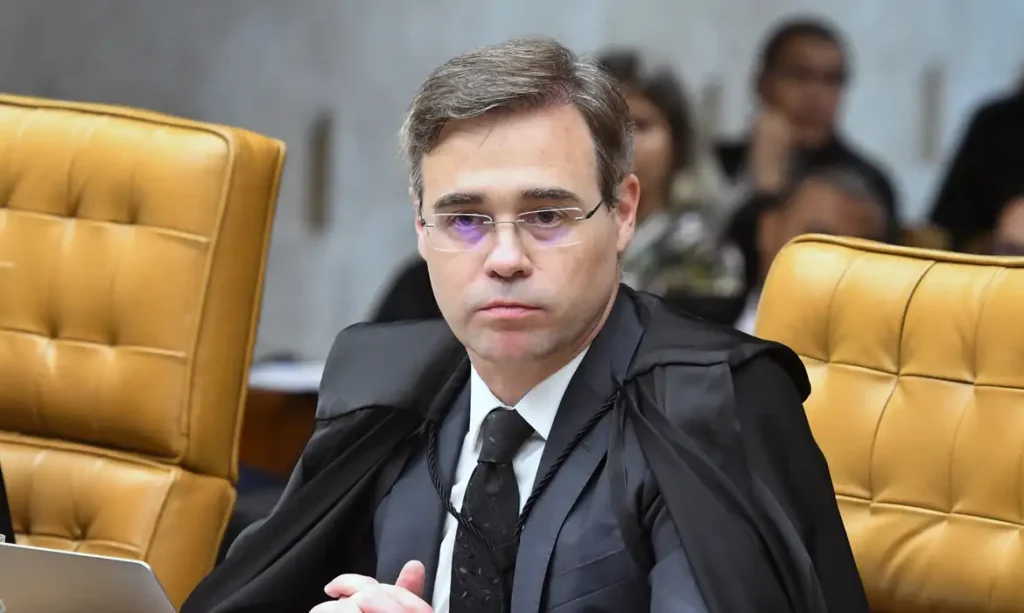 Mendonça diverge e vota a favor da revisão da vida toda no STF