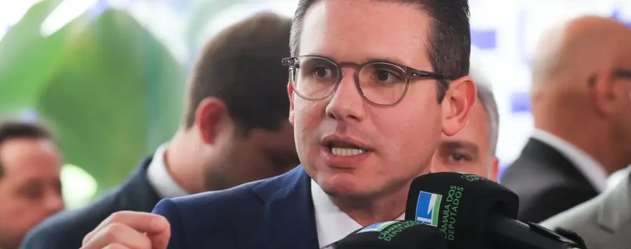 Motta envia à CCJ cassação de Carla Zambelli após decisão do STF