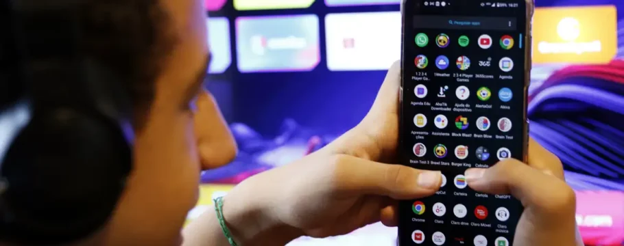 “Plataformas não podem ser terra sem lei”, afirma Moraes no STF