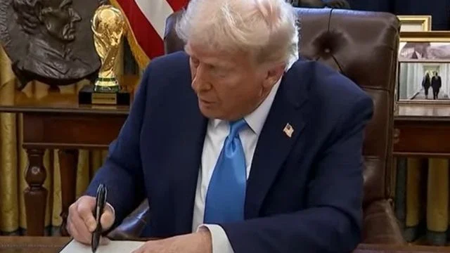 Trump pede evacuação imediata de Teerã em meio à escalada de ataques entre Irã e Israel