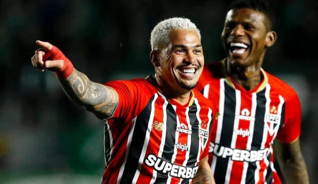 Com caneta de Ferreirinha e golaço de Luciano, São Paulo vence o Juventude e se afasta do Z‑4