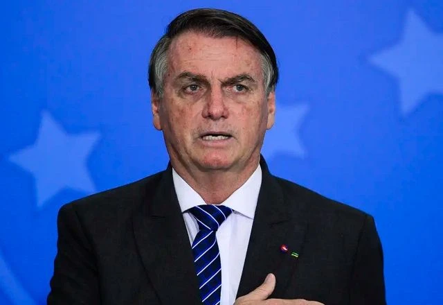 Bolsonaro se manifesta pela 1ª vez sobre tarifas de Trump e pede ação urgente dos Poderes
