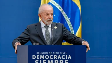 Democracia “corre risco como no período nazista”, alerta Lula em Santiago