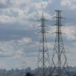 Governo edita MP para evitar aumento na conta de luz após derrubada de vetos