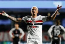 Luciano brilha com dois gols, São Paulo vence Corinthians no Morumbis e se afasta do Z‑4