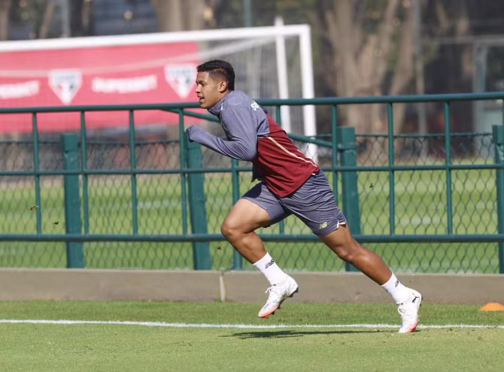 Ryan Francisco sofre lesão grave no joelho e passará por cirurgia no São Paulo