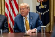 Trump é diagnosticado com insuficiência venosa crônica, mas segue com boa saúde geral