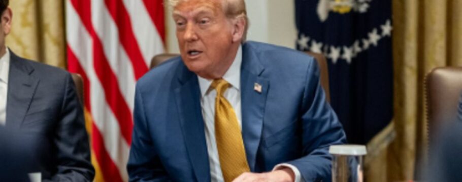 Trump é diagnosticado com insuficiência venosa crônica, mas segue com boa saúde geral