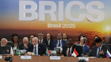 Trump ironiza fortalecimento do BRICS e ameaça tarifa global de 10%
