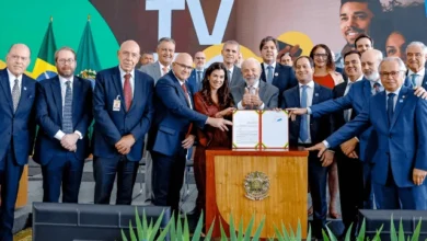 Cerimônia de assinatura da TV 3.0 reúne autoridades e principais emissoras