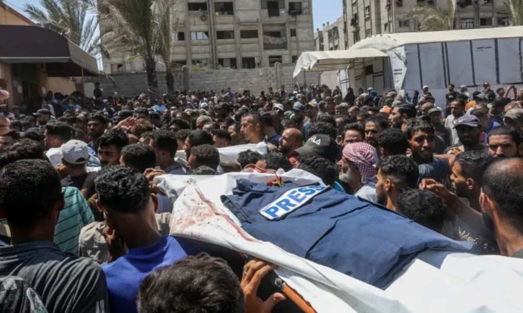 Jornalistas morrem em bombardeio israelense a hospital de Gaza