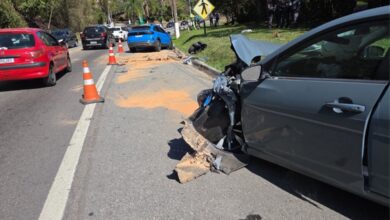 Acidente entre dois carros deixa nove pessoas feridas em rodovia de Mairiporã