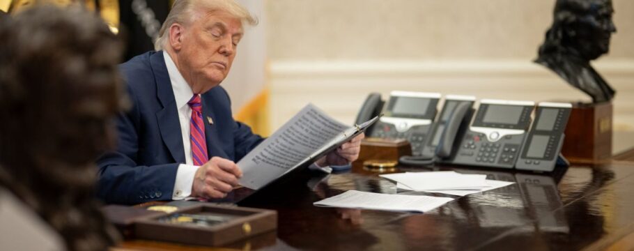 Trump condena prisão de Bolsonaro e ameaça punir Moraes