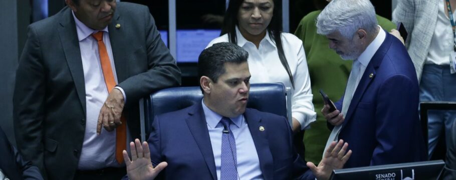 Davi Alcolumbre decide arquivar PEC da Blindagem após parecer negativo da CCJ