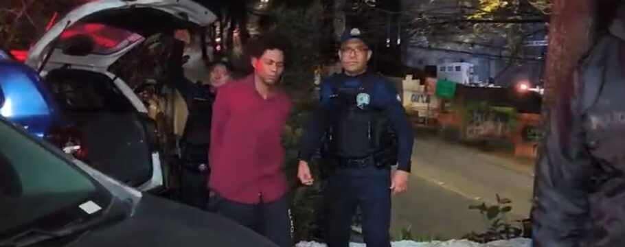 Dupla é presa após roubar farmácia em Itapecerica da Serra, na Grande SP