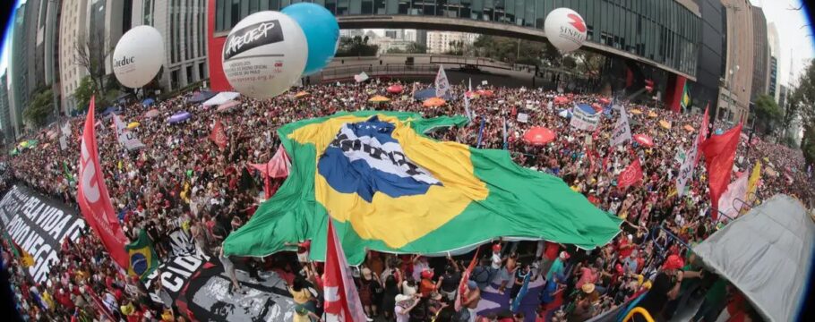 Protesto na Paulista contra PEC da Blindagem e anistia reúne 42 mil pessoas