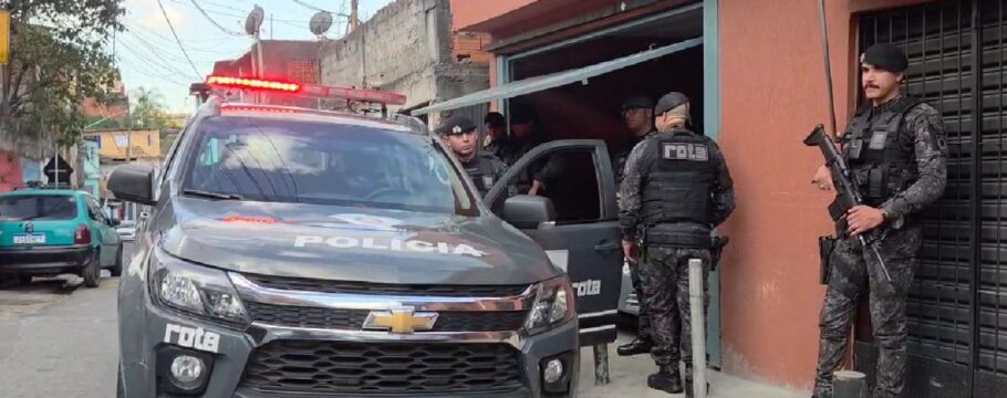 Troca de tiros com a Rota e bandidos do Novo Cangaço deixa dois baleados em Cotia