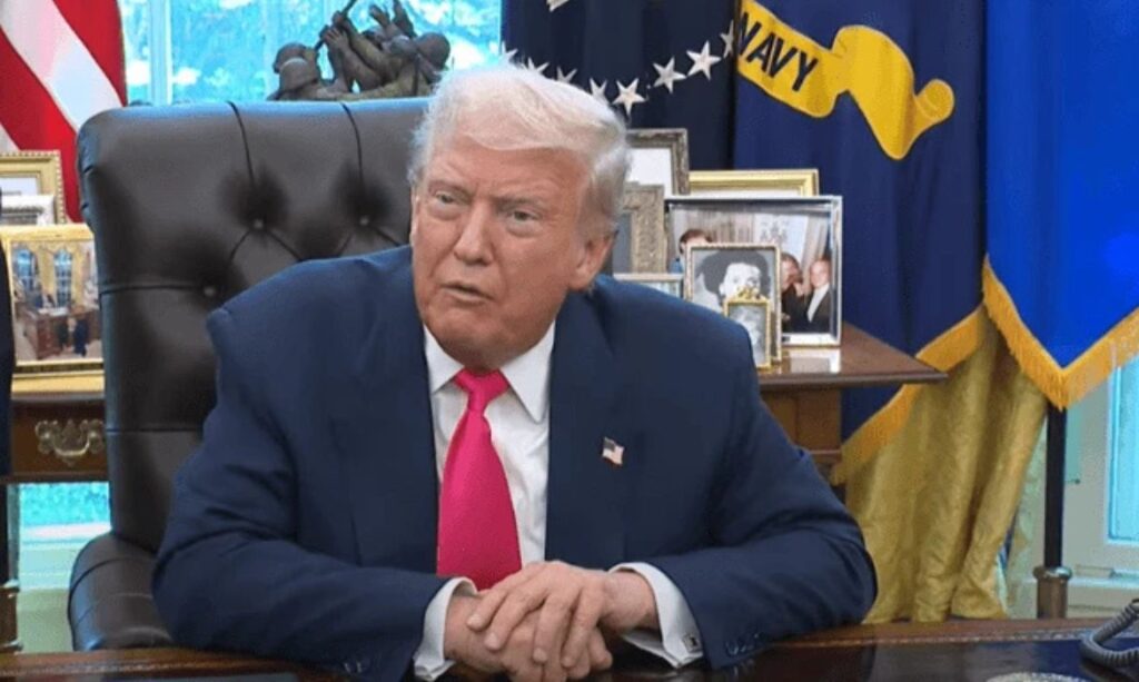 Trump anuncia novo ataque a embarcação venezuelana suspeita de tráfico de drogas