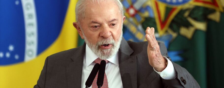 Após derrota no Congresso, Lula demite aliados do Centrão e mantém base de Lira
