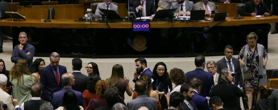 Câmara inicia análise de projeto que isenta IR para quem ganha até R$ 5 mil