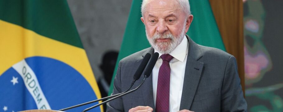 Lula celebra ajuste no Imposto de Renda: “É maravilhoso para o trabalhador”