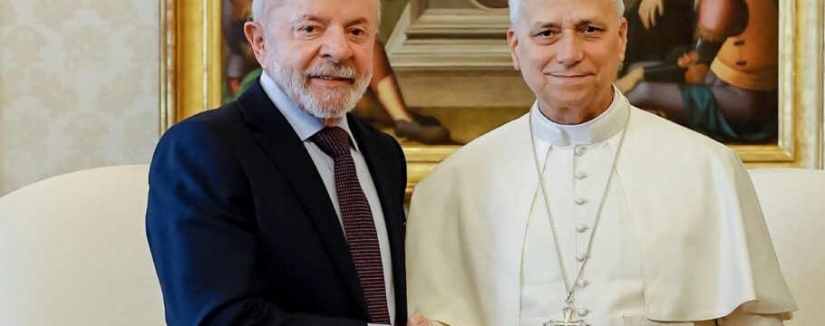 Lula se encontra com Papa Leão XIV e ouve promessa de visita futura ao Brasil