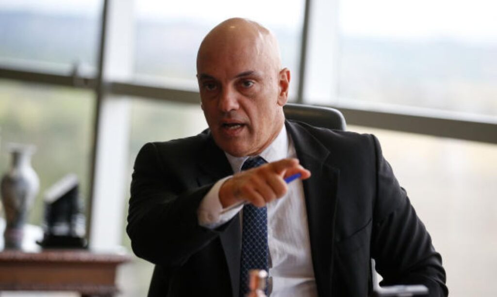 Moraes pede ao STF confirmação da prisão de Bolsonaro em julgamento virtual