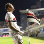 São Paulo empata com Flamengo em jogo movimentado na Vila Belmiro