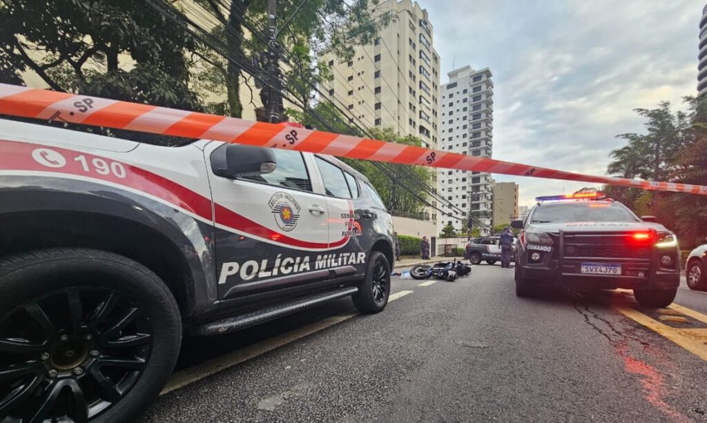 Tiroteio deixa dois criminosos mortos após assalto a casal no Morumbi, Zona Sul de SP