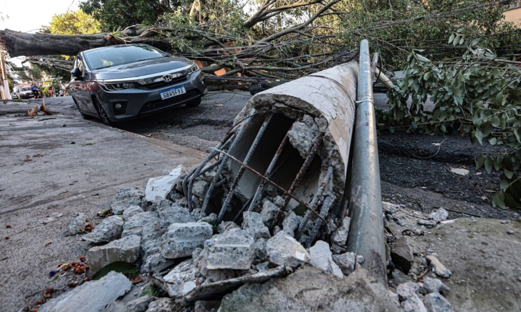 Mais de 1,3 milhão de imóveis seguem sem energia após ventania histórica em São Paulo