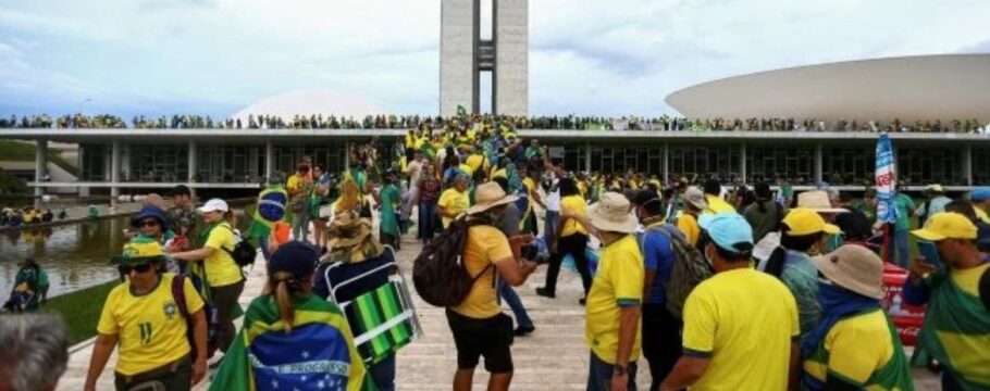 Senado aprova projeto que reduz penas de condenados pelo 8 de janeiro
