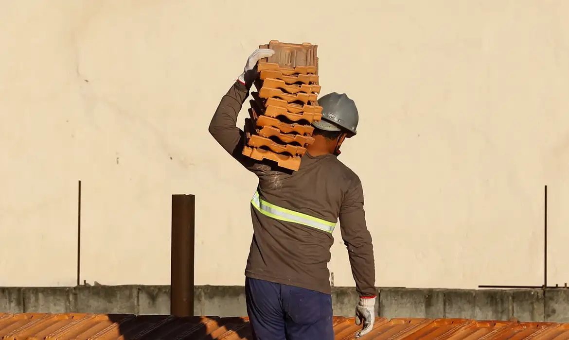 Proposta para extinguir escala 61 avana e pode ser votada neste semestre