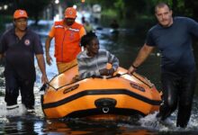 Governo de SP reforça ajuda humanitária em Peruíbe após chuvas que deixaram 231 desabrigados