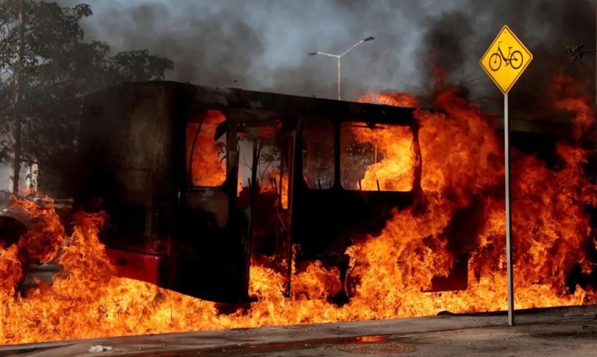 Morte de “El Mencho” provoca onda de violência em 20 estados do México e deixa ao menos 66 mortos