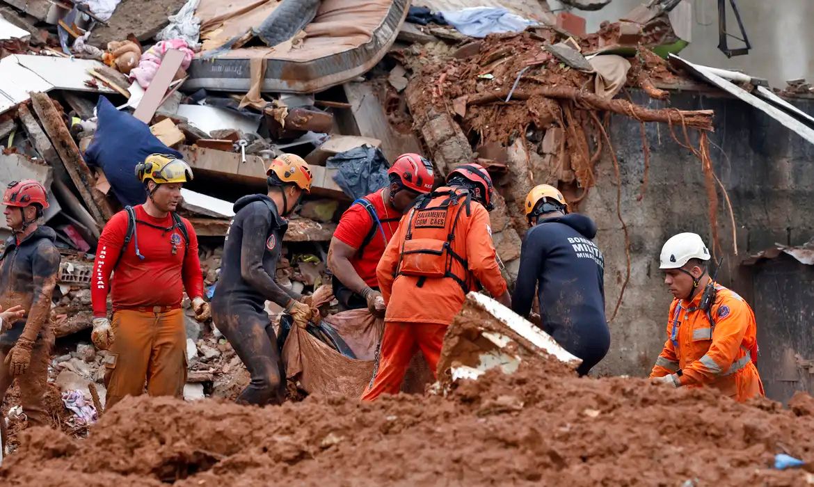 Tragdia em Minas Gerais nmero de mortos sobe para 36 aps temporais