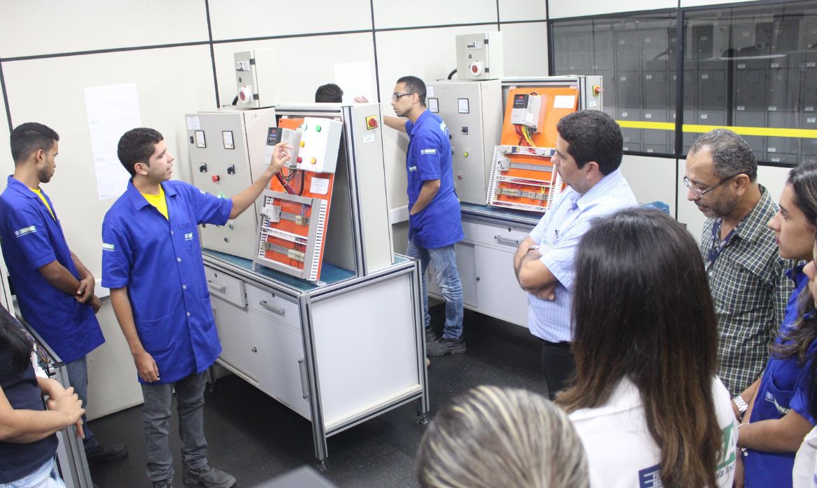 Enel abre inscries para curso gratuito de eletricista em So Paulo