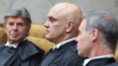 Ministros do STF articulam prisão domiciliar para Bolsonaro por questões de saúde