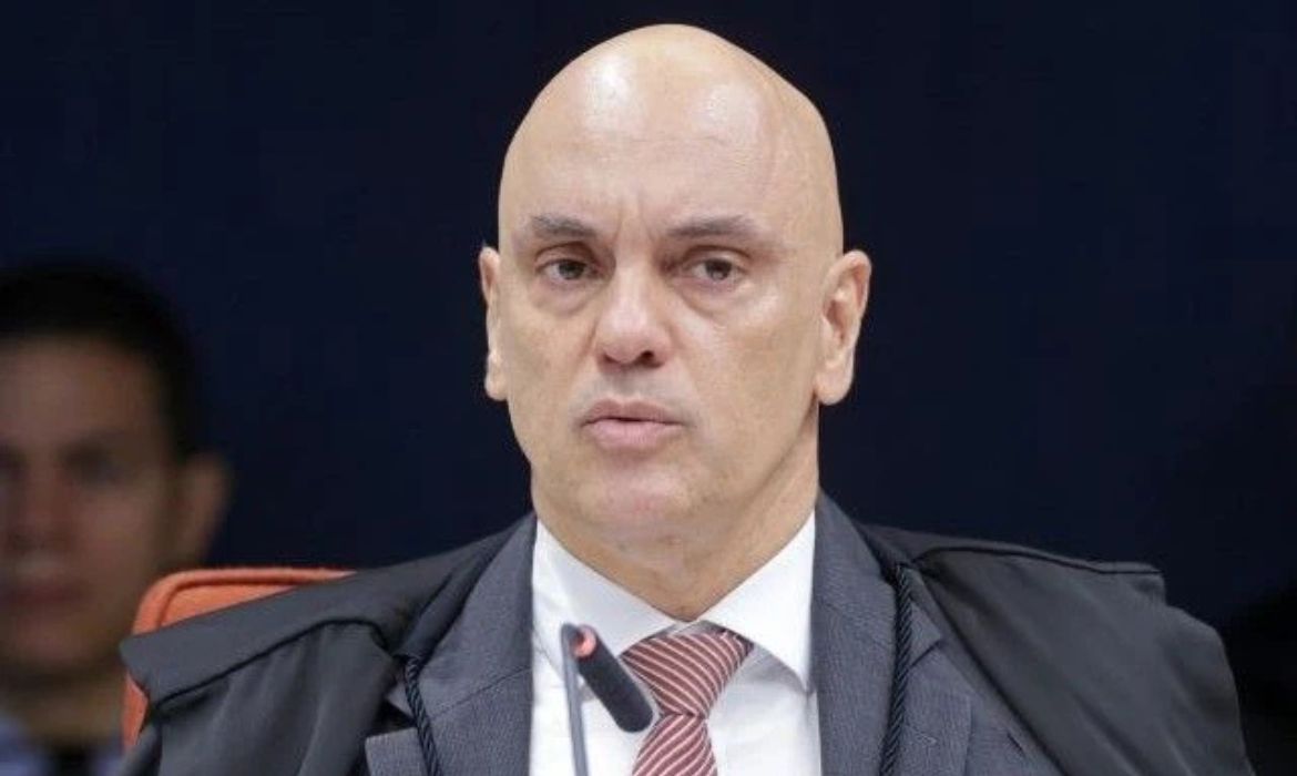 Moraes mantm restries a Bolsonaro e nega acesso irrestrito de filhos residncia