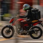 São Paulo oferece curso gratuito para motociclistas profissionais e facilita regularização