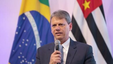 Tarcísio de Freitas extingue mais de 67 mil cargos e reforça plano de modernização do Estado