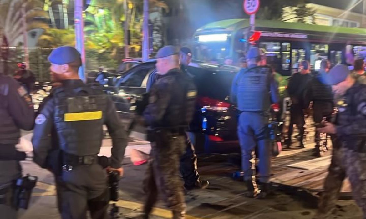 Trio é preso após roubo a residência no Cidade Jardim, Zona Oeste de São Paulo