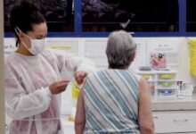 Campanha de vacinação contra gripe é reforçada em São Paulo com chegada do outono