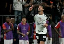 Corinthians vence Santa Fe, encerra jejum em casa e lidera grupo na Libertadores