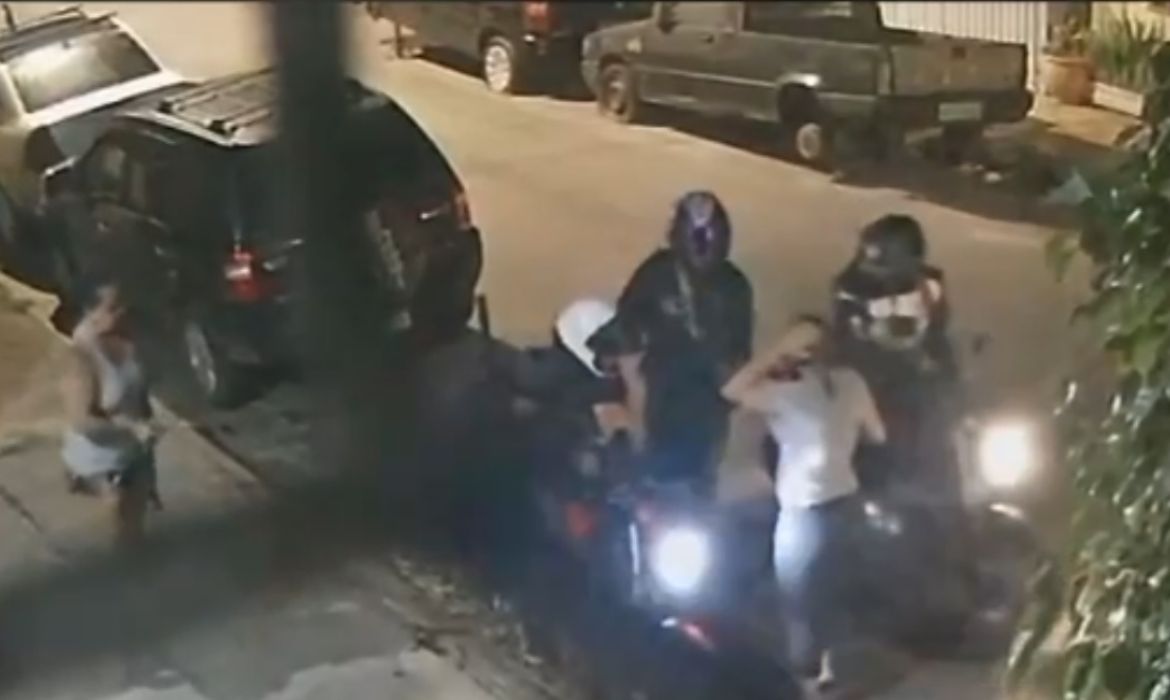 Duas mulheres são assaltadas por criminosos em motos na Zona Sul de São Paulo