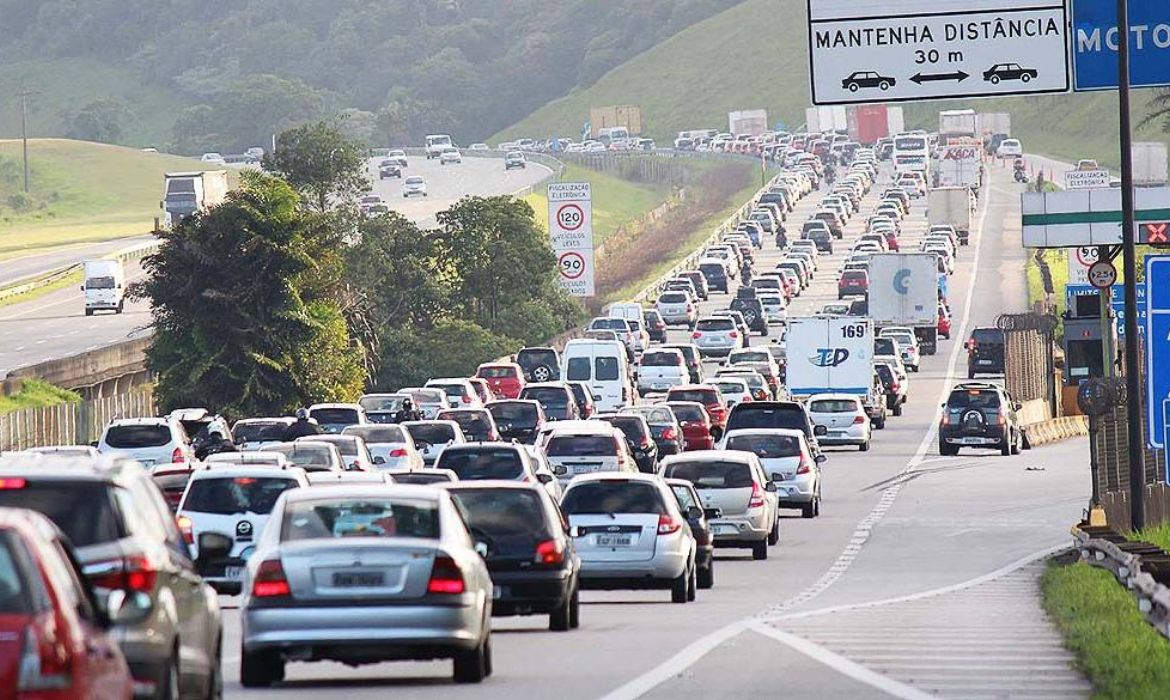 Feriado de Pscoa deve levar mais de 16 milhes de veculos s rodovias de So Paulo